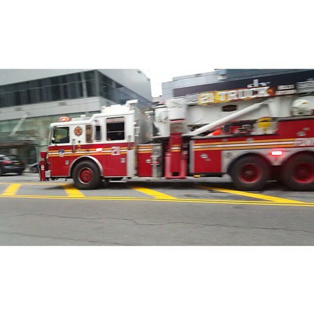 AFireStation's tweet image. Came across this fire video, not mine..enjoy..#Ladder21 responding on 42nd Street in #HellsKitchen
________________…