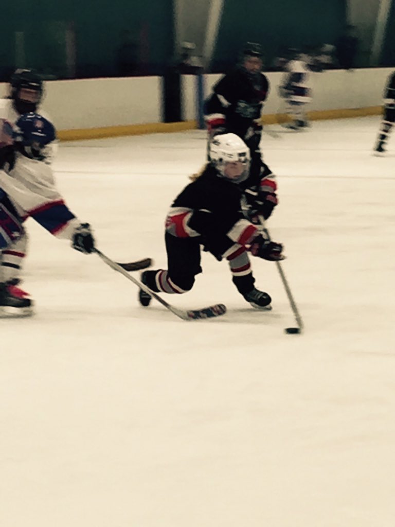 coastalgeochick's tweet photo. Hat trick tonight for this girl! #madethetwohourseachwayworthit #lovemyhockeygirl #capecodstorm #falmouthyouthhockey https://t.co/QsIheXreZE