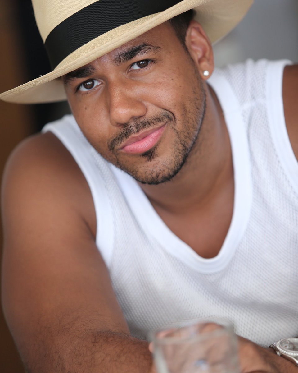 RomeoSantosPage's tweet photo. 2016, Living it up #stbarth https://t.co/Ij6i7ruruF