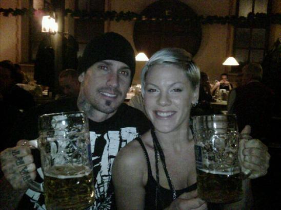 PinkMXFans's tweet image. Que hayan tenido un buen inicio de año/ Hope you've had a good start to year
#PinkFans