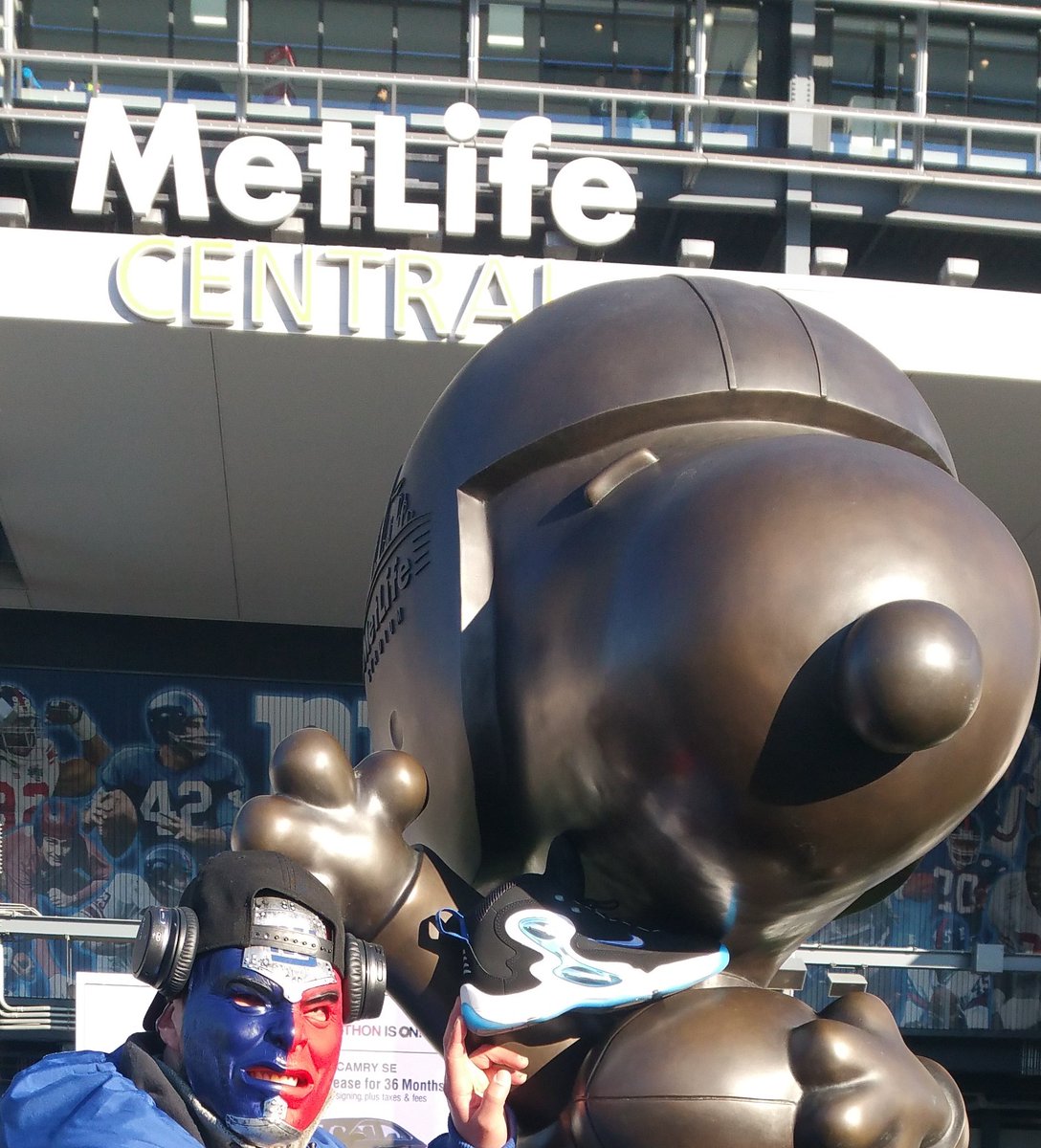 2814DT's tweet photo. @MLStadium with #classof97pack #airhawksflights #nike https://t.co/5Su8MBt0Kw