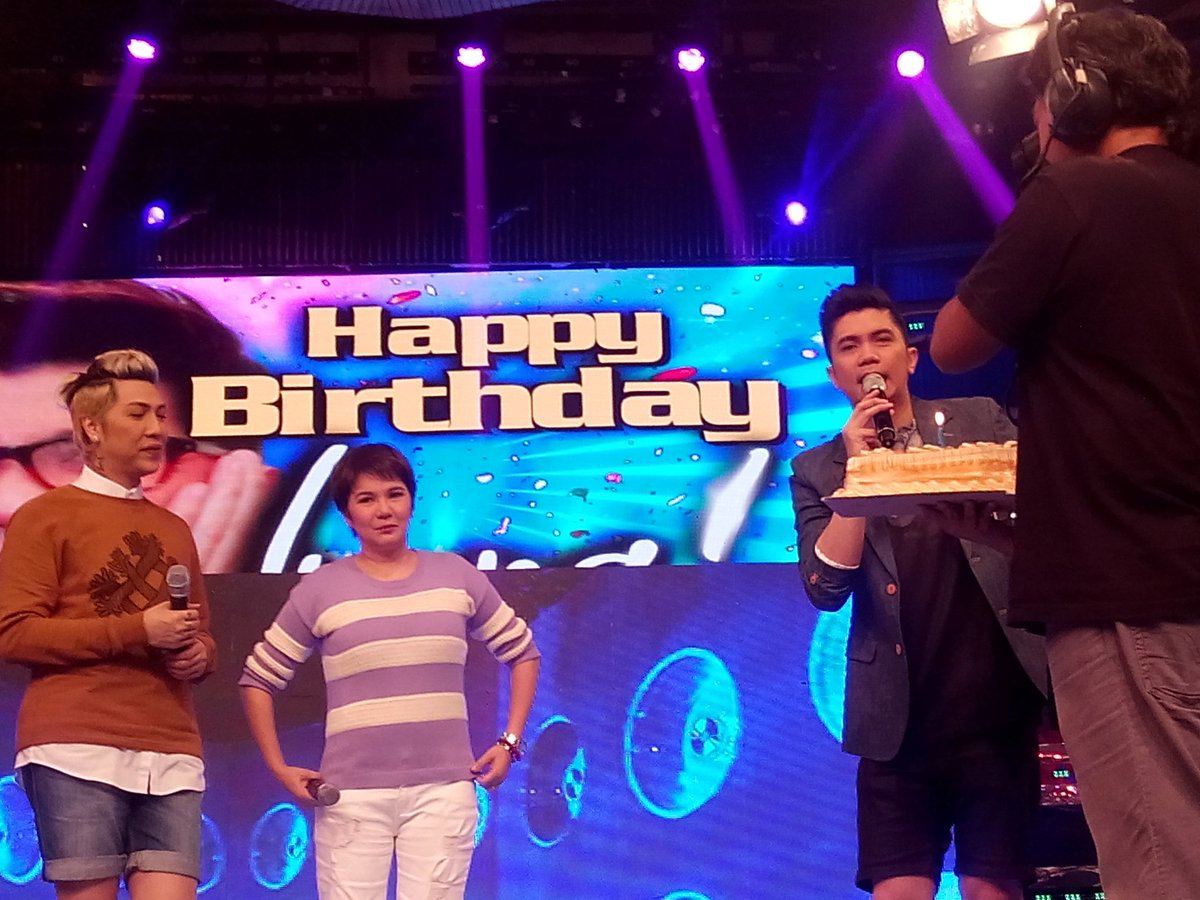 itsShowtimeNa's tweet photo. Happy Birthday din sa Mr Suave, forever young, dance master kuys @VhongX44!! #ShowtimeTrabahuLa https://t.co/5XyglLusPP