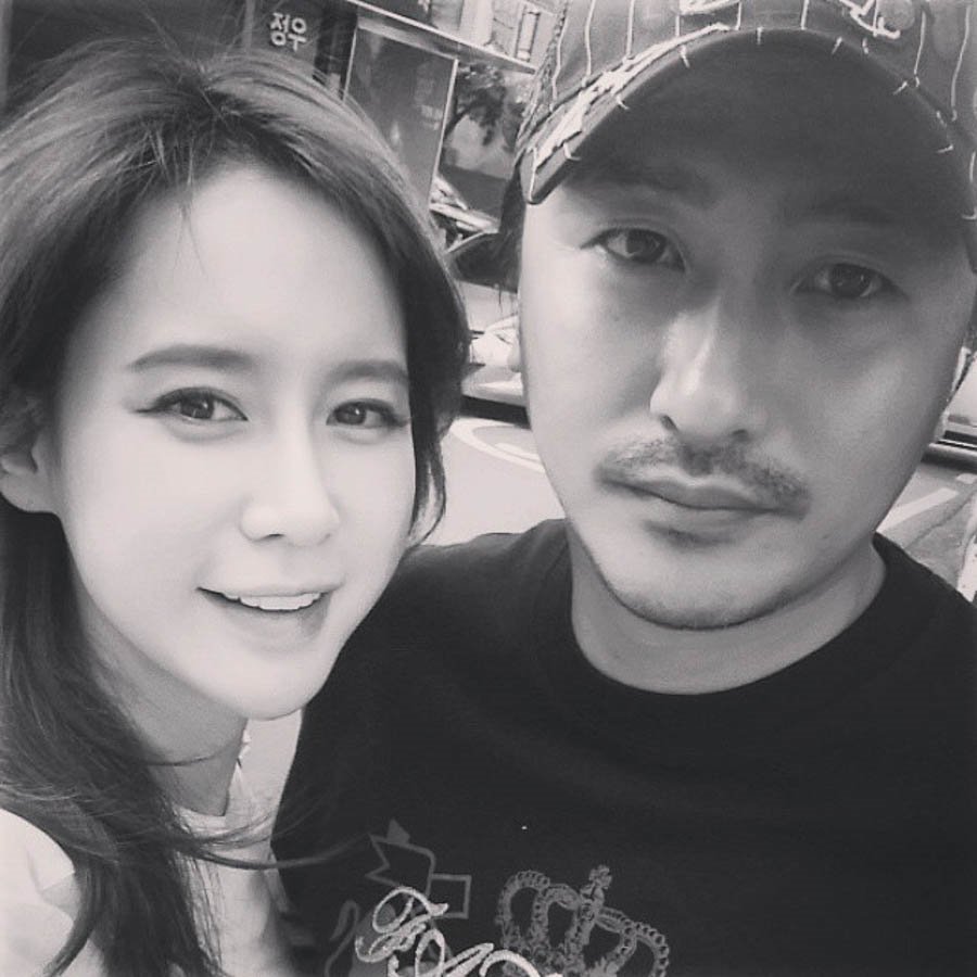 마리텔에서 입담을 과시하고 재미있는 일화들을 이야기 해줘서 집중이 되고 있는 안정환 입니다. 테리우스 호칭 을 가지고 있는 안정환!! 안정환도 한 미모 하네요 !
 #안정환 #축구 #국가대표 
 팝엔터#