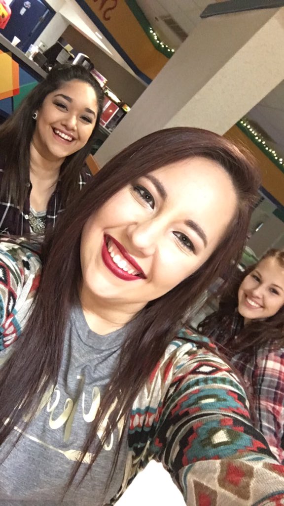 KAnneMoon's tweet photo. GNO @ the bowling alley. 🎳 @_toniediana @KristaRayne https://t.co/t6koP8Wtht