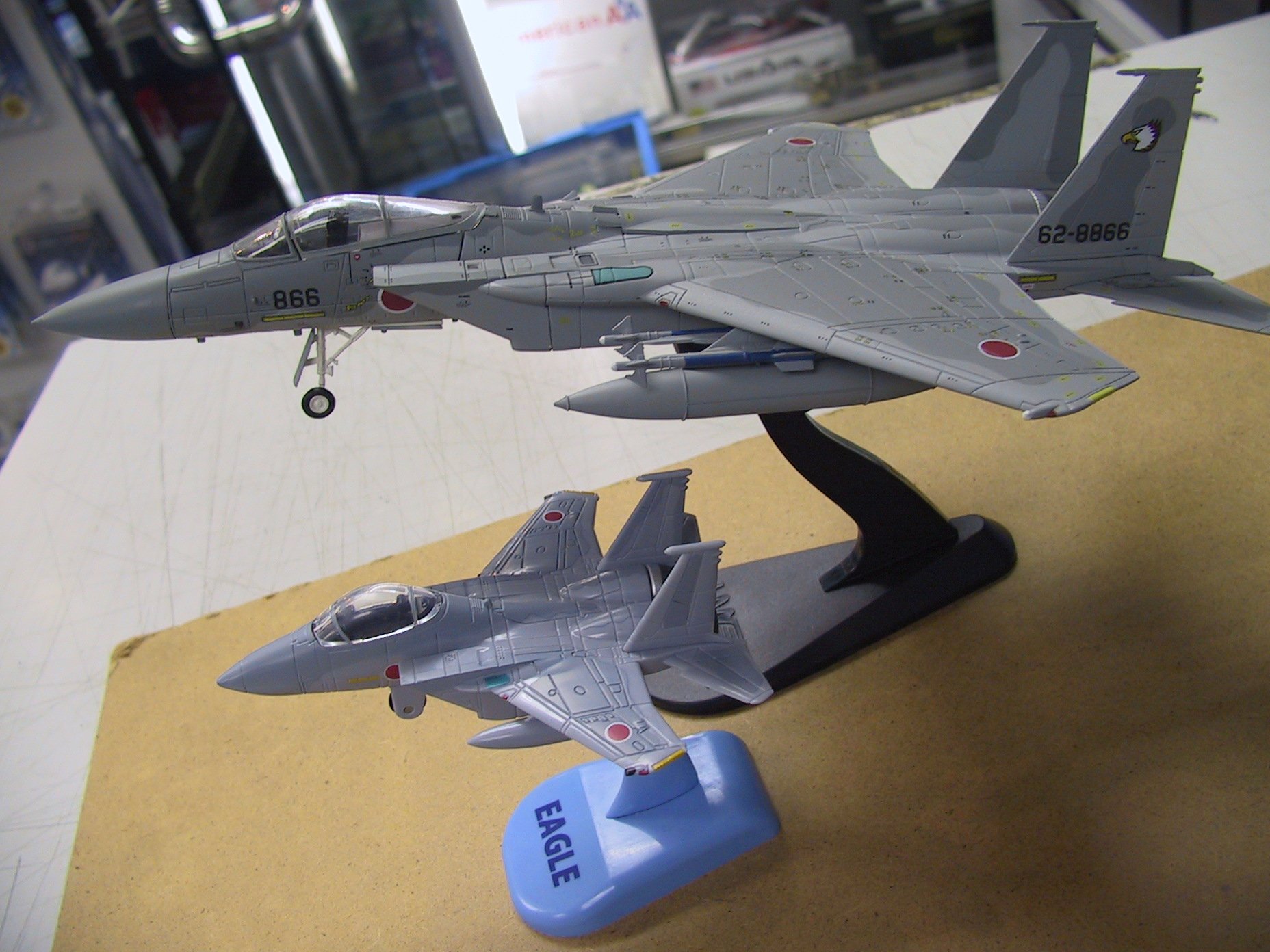 HOBBY MASTER ホビーマスター 航空自衛隊 F-15DJ / F-2A Amazon.co.jp: ホビーマスター 1/72 航空自衛隊 F-15DJ イーグル