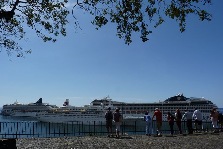 InfopuertosES's tweet photo. El Puerto de Funchal consolida su tráfico de cruceros - https://t.co/vHIpkO9bCL #FunchalPort https://t.co/htmIyV9gvw