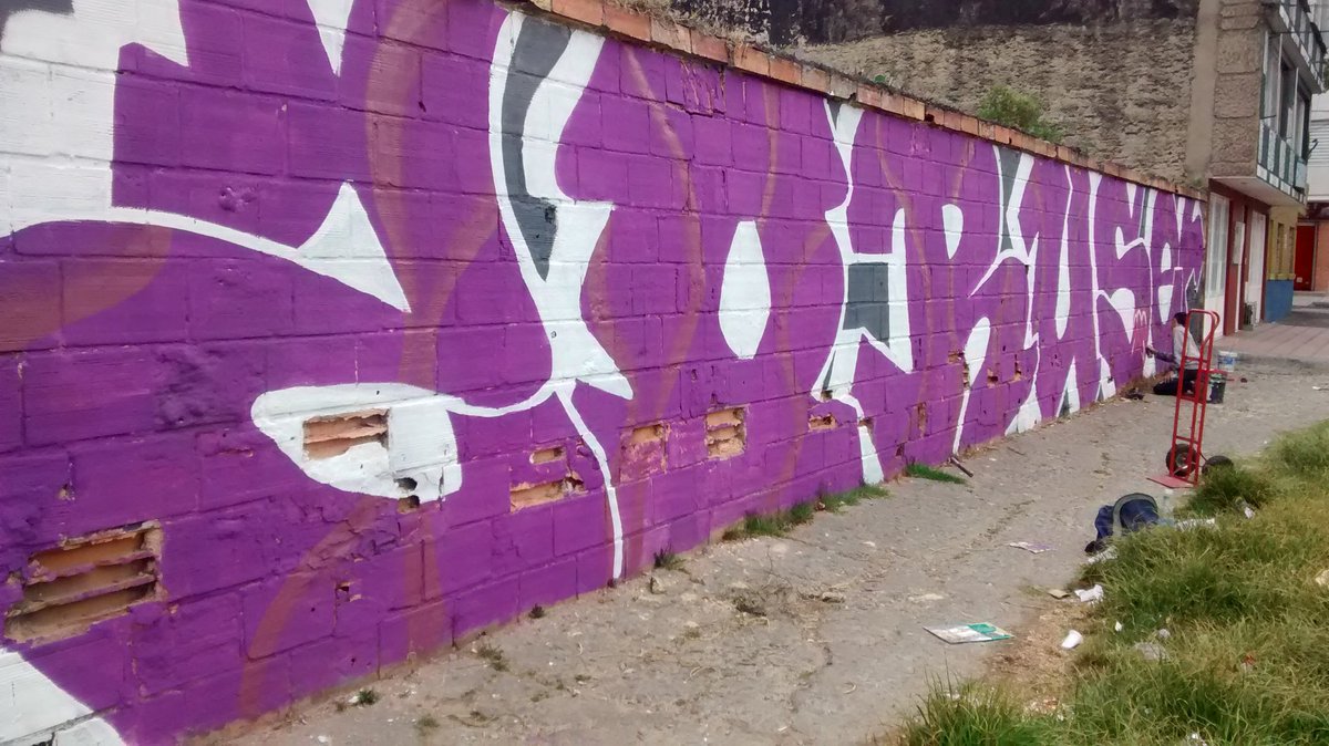 ErickAndresMuoz's tweet photo. #Brother #Zoruser #Graffiti #Block #Big #Ptearanda #Happy #2016 https://t.co/jLkB51CaIm