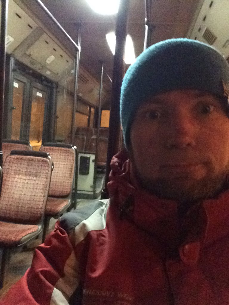 monchaboy's tweet photo. Новогодний #monchatrip начался. Автобус Мончегорск - Оленгорск практически пуст. https://t.co/AHmSy2rWnk