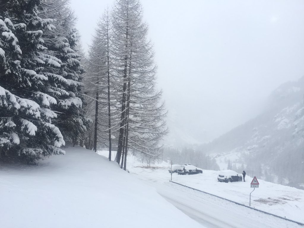 Izaoska's tweet photo. @ilPinza_it direi che così può bastare Rob! Dovrei andare a casa...@s_tarro @Nik_Damone_ @RichiBibbi @Nexus1977 @ https://t.co/MH0IyoXjx7