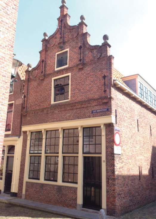 Interesse in bouwhistorisch onderzoek van Sint Annastraat 13?
Ga naar: vanalckmaer.nl/sint-annastraa…