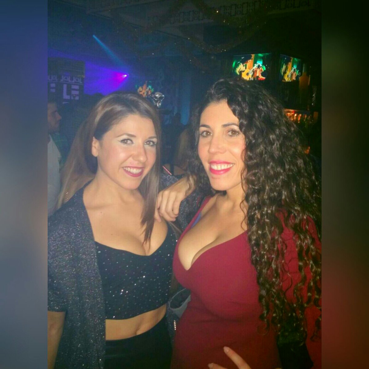 sandracl84's tweet photo. Como nos gusta la fiesta con un @RonBarceloSpain #viveahoradesalia @Wasalieros2016 https://t.co/xz3HkBBID9