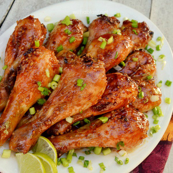 BakingExperts's tweet image. Easy &amp;amp; delicious for #dinner - Honey Garlic Sriracha Drumsticks #foodie

Recipe: bit.ly/1CqHVS2