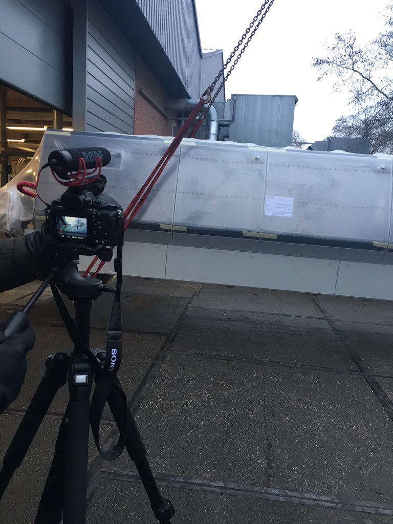 merkfab's tweet photo. Nieuwe jaar, nieuwe klant: werken in weer en wind '-1 graden Brrrrrr'  #video #contentmarketing #merkfabriek #winter https://t.co/q6m7u5aGeu
