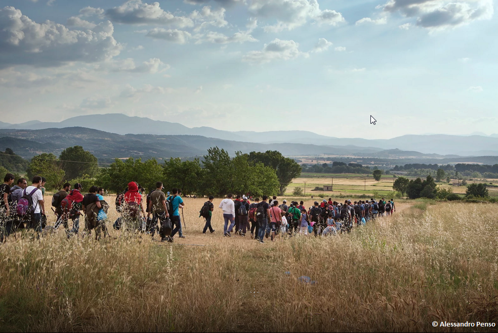 MSF's tweet photo. #MSF2015 #September: New arrivals set off to cross borders with the hope of being able to apply for refugee status https://t.co/qbzG2WteAd