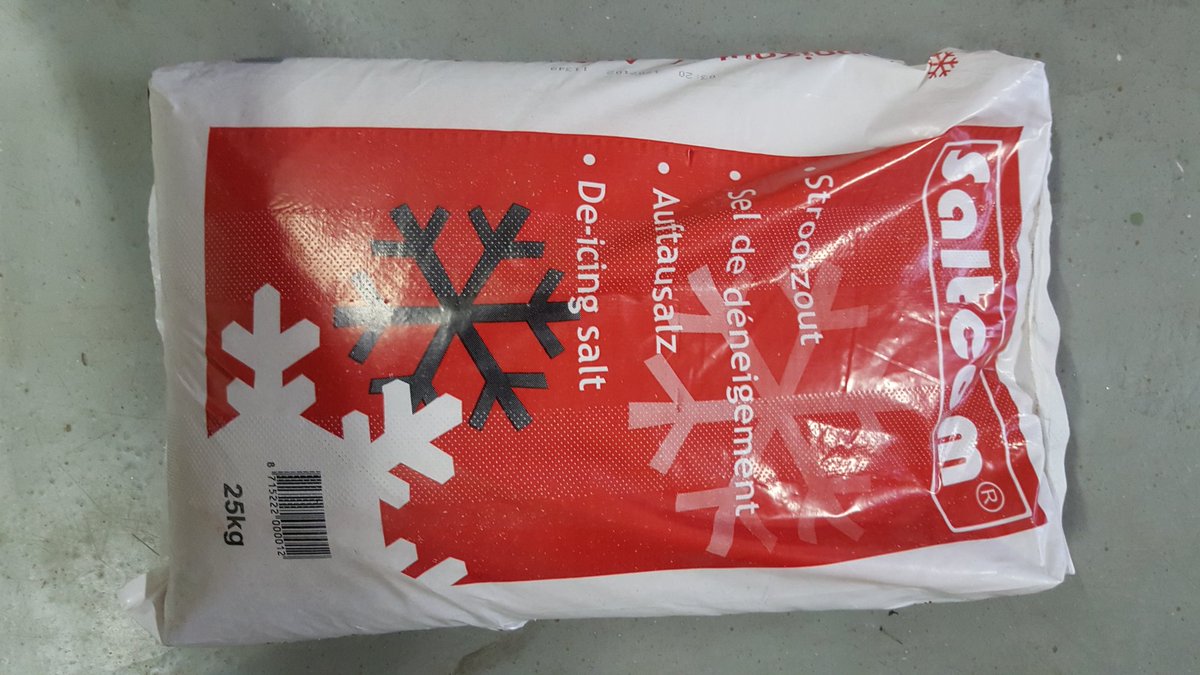 Last van een gladde stoep?
Voor slecht 4.95 excl btw 25 kg #strooizout .Voorkom ongelukken.
Gratis bezorging in #hgv