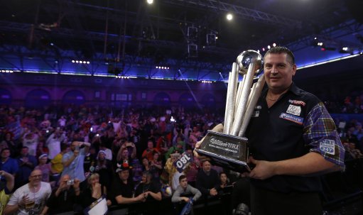 STVSport's tweet photo. Gary Anderson successfully defended his PDC World Darts Championship title last night. https://t.co/Y5TG2tHmwc https://t.co/i5HGfndJF7