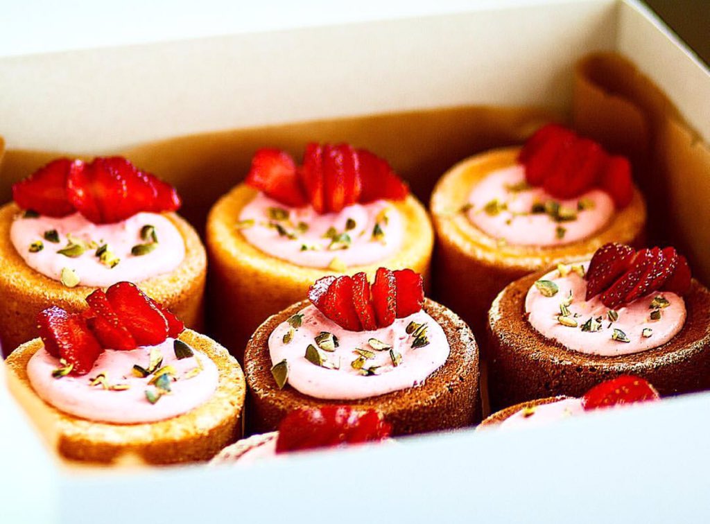 chikaliciousme's tweet photo. All you need is a strawberry short cake from Chikalicious! Delish! # #uaedesserts #dubaidesserts #fruity #bitesize https://t.co/8RHZGWiTdl