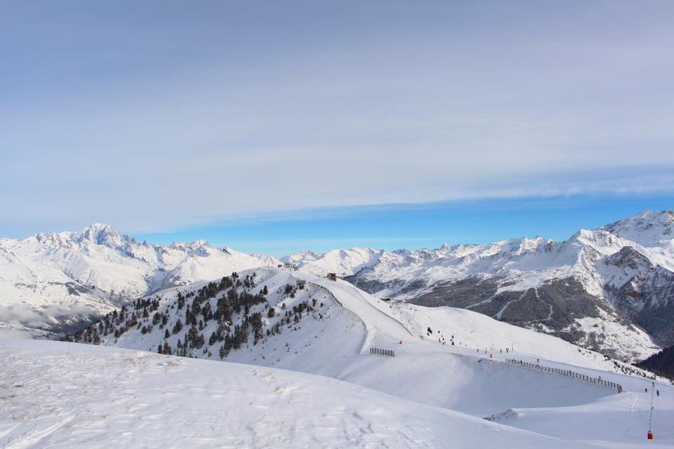 SavoieMontBlanc's tweet photo. Première #neige de 2016... l'année commence 👍 ! https://t.co/zApgDOpTEJ #savoiemontblanc #snow #alpes #ski #montagne https://t.co/QiRq6JvydV