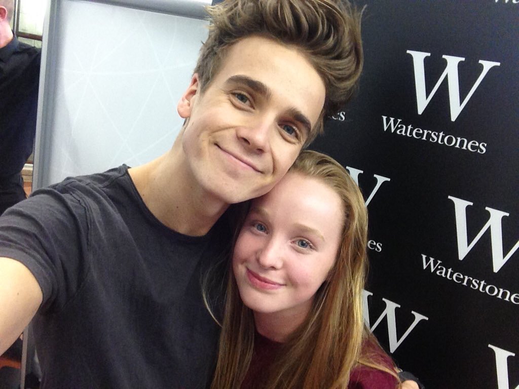 2017babes's tweet photo. meet joe sugg https://t.co/VeI4h7i5In