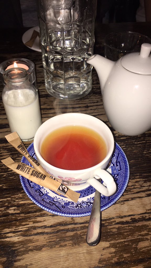 GlamCandyUK's tweet photo. Team breakfast planning the year ahead @montpeliers_bar #glamcrew #planning #2016 #makeupartist #makeup #skincare https://t.co/eawXuUsPAV