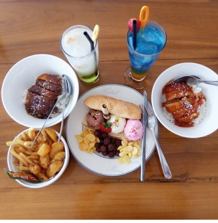 Buckingham cafe &amp; resto <a href="/buckinghammlg/">buckinghammlg</a>
Tempat nongkrongnya arek-arek Malang. 😋