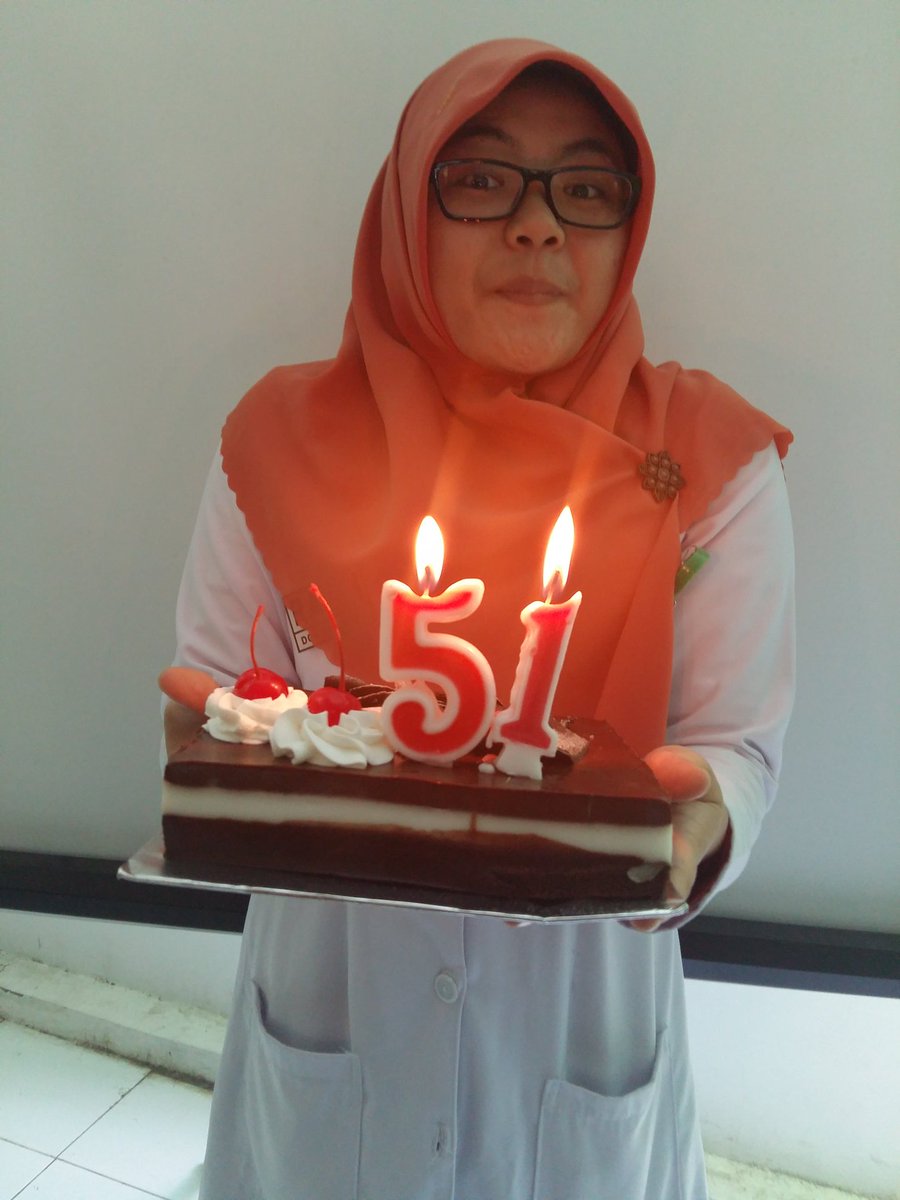 Intan_AyuP's tweet photo. Hbd eboookkk @ratiihpw 😙😙 https://t.co/GNEBWhN0oo