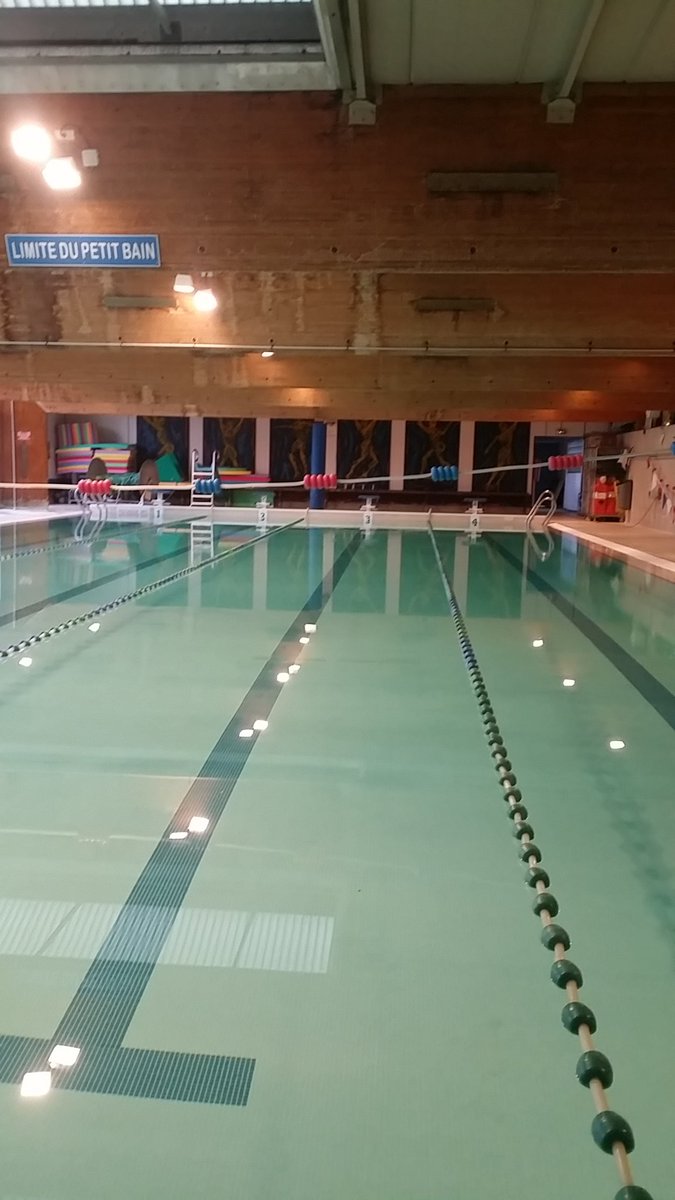 CE2_VHugo's tweet photo. Ce matin, nous reprenons l'école avec notre troisième séance de piscine. #1jourenclasse https://t.co/cXeG52LMwJ