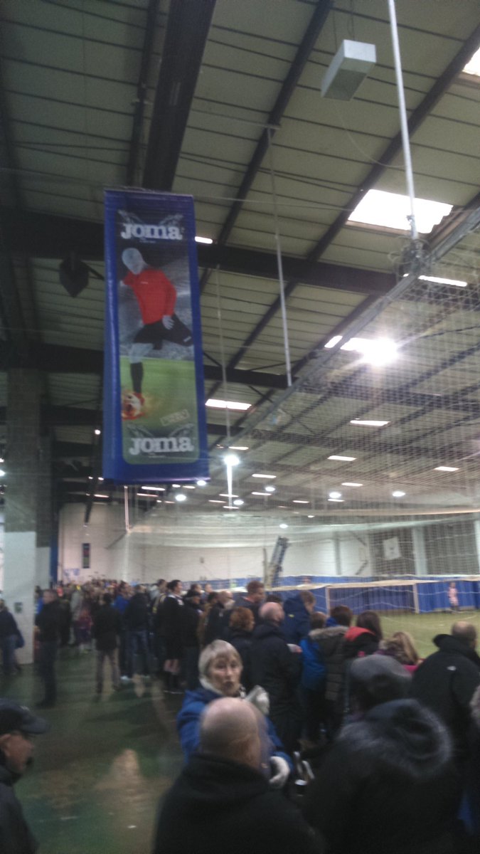 #cricket and #football pitches back open. Stay dry! Open until 11pm. #lufc <a href="/J_Warrington/">Josh Warrington</a>. Message or call to book.