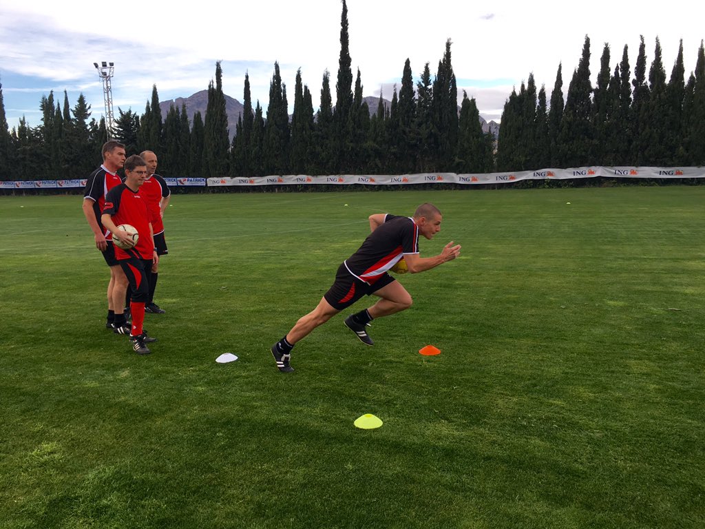 RoyalBelgianFA's tweet image. Focus en high intensity bij onze refs op de voormiddagtraining! #stagerefs