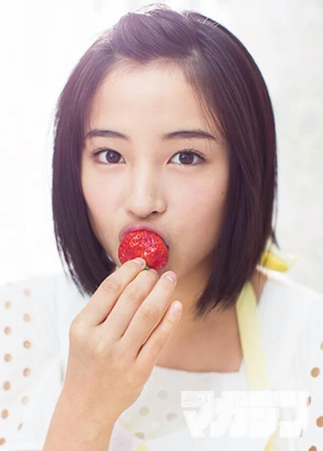 O Xrhsths りゅーいち ログアウト 戻ってきません Sto Twitter 今日は いちごの日 いちごと一緒に写ってるすずちゃんの画像載っけときます笑 あ 可愛いの いちごになりたい笑 広瀬すず T Co 2ykvqv6o