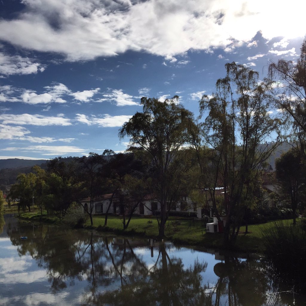 unisabana's tweet photo. Primera foto del año ¡Bienvenido 2016! #Unisabana #2016 https://t.co/veHv96GUk5