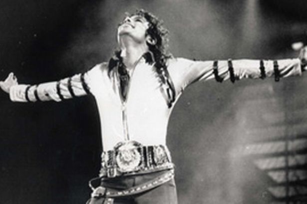 michaeljackson's tweet photo. "In the world of pop music, there is Michael Jackson and there is everybody else.” – @NYTimes​, January 1984. https://t.co/rgWtIxpHom