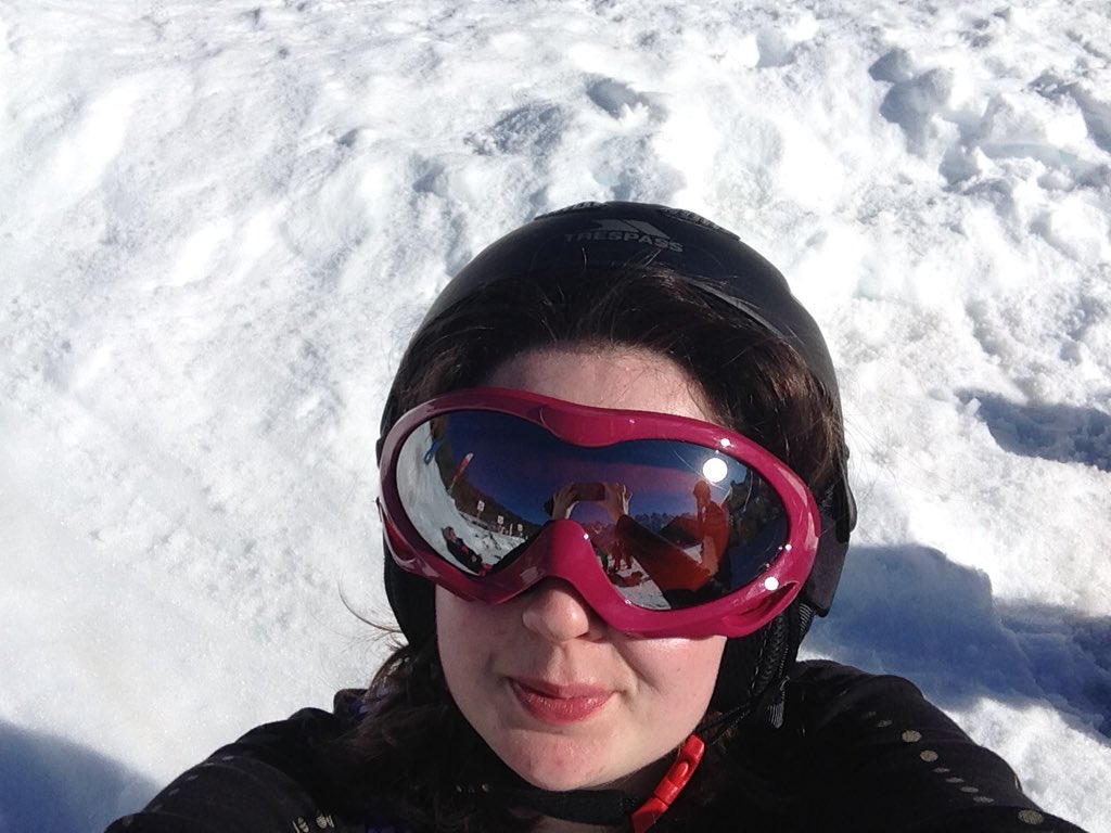 ODwyer_G's tweet photo. #ski #SlopesSelfie with my new @Trespass helmet and @MountainWHouse googles ⛷🏂❄️ https://t.co/s4ks4NDZro
