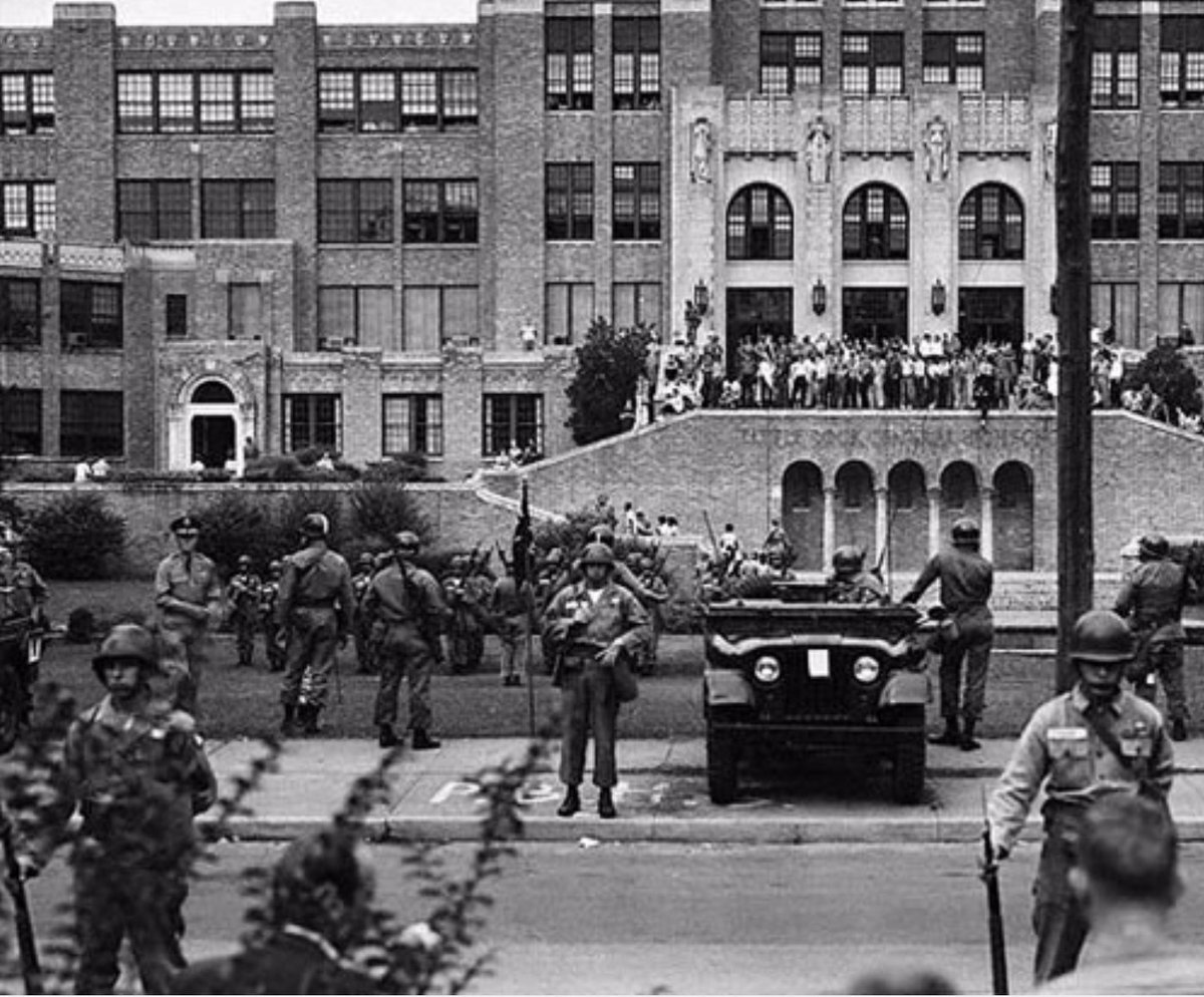 _highschoolgoal's tweet photo. Historic Little Rock Central HS, Little Rock, Arkansas
Student Pop: 2,456
Colors: Black, Old Gold
Mascot: Tiger https://t.co/Epr04eqO1O