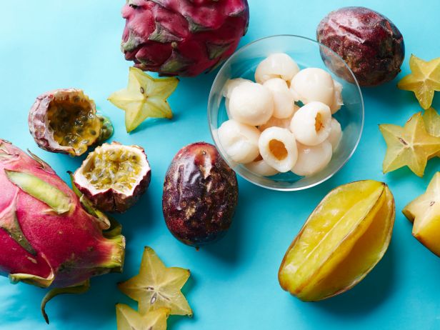 FoodNetwork's tweet photo. You may know your superfoods, but what about superfruits? Learn about 5: https://t.co/zv0TthSV07. https://t.co/RgRDmjitWr