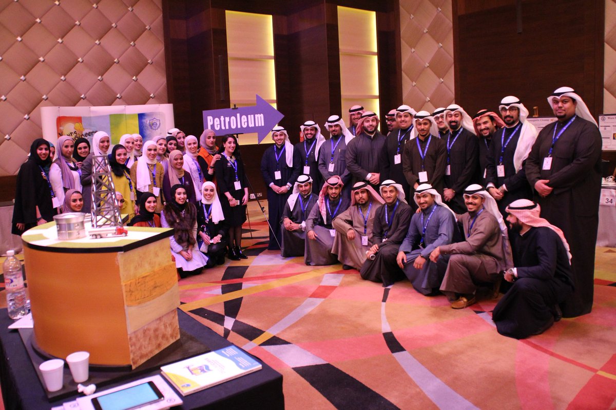 DCFHL_'s tweet photo. الف مبروك لجميع مهندسين ومهندسات البترول 🌹 https://t.co/YyDz5wWmLu