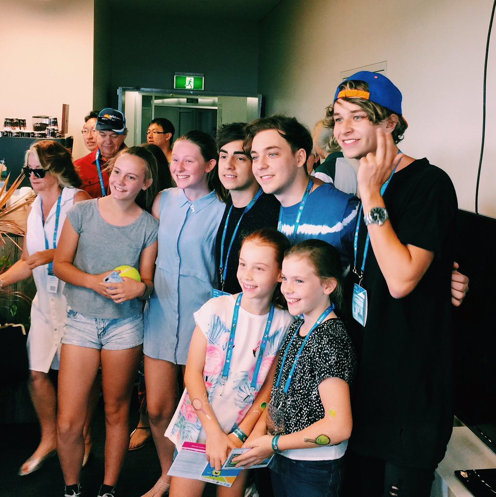 WeAreLynk's tweet photo. Meeting you guys is our favourite part of being a band 😊 https://t.co/PPEVufDHc5