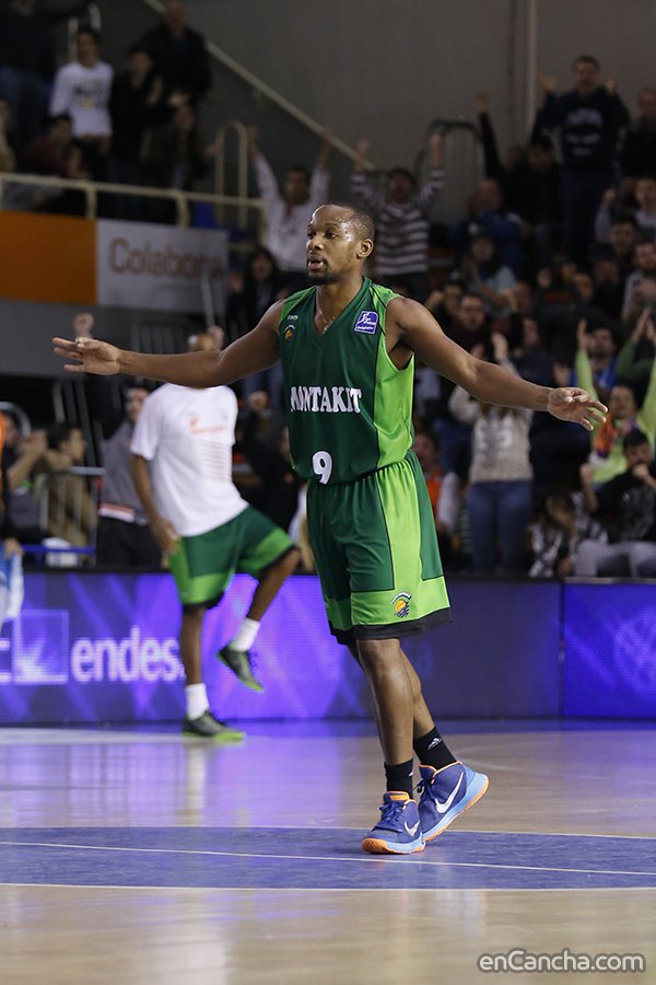 s9rgio's tweet photo. @Jontabs9 from 3 ¡¡¡¡
#CalderonStyle
Enorme foto vía @enCancha https://t.co/0rHlo21U4M