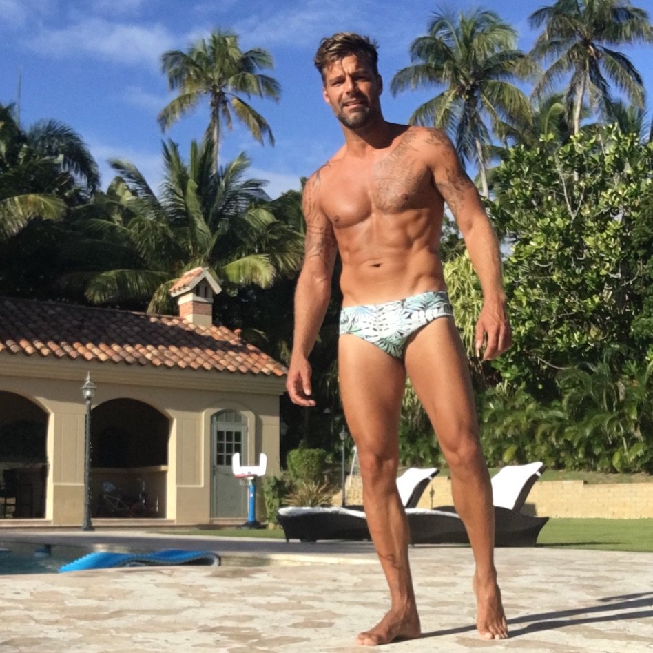 ricky_martin's tweet photo. Good morning gang!!!! Come on! Get up! #amworkout #2016 #goals https://t.co/znCoQKtVKE
