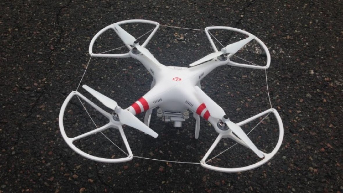 CBCOttawa's tweet photo. A drone crashed into a vehicle in Belleville &amp; @Transport_gc is following up: https://t.co/WdRjx7kbvZ #ottnews https://t.co/inkYyaQe4I