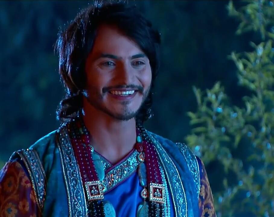 jj_azzah's tweet photo. Seneng bnget liat ka @ravibhatia333 kalo lgi senyum kayak gini,, https://t.co/8gTH2XSH9n