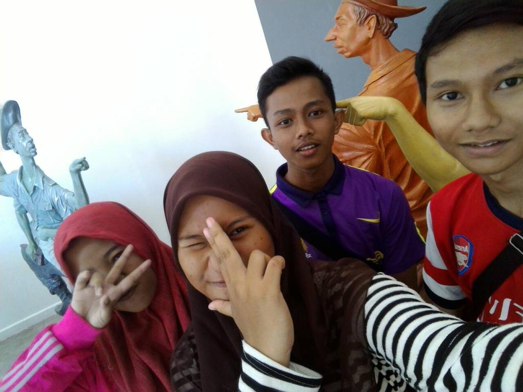 #SetorMuka baru kemarin di galnas abis CFD with <a href="/Nugie_HS/">Nugie Hadi Santoso</a> <a href="/nafilah6/">Naps!</a> @dindandtaf muka 2016 bgt kan?Wkwk @TraxFMJKT
