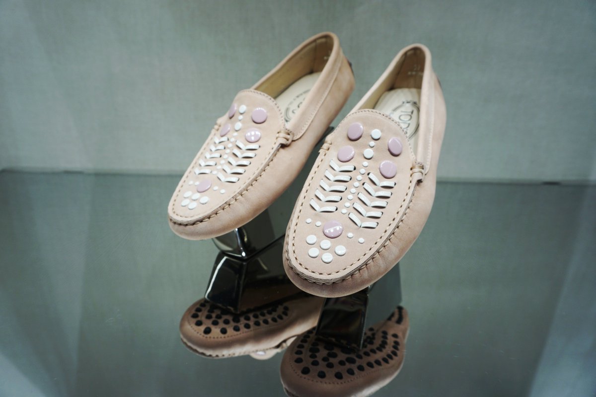 ¡Feliz primer lunes del año! a cumplir nuestros sueños un paso a la vez con estos mocasines de Tod's