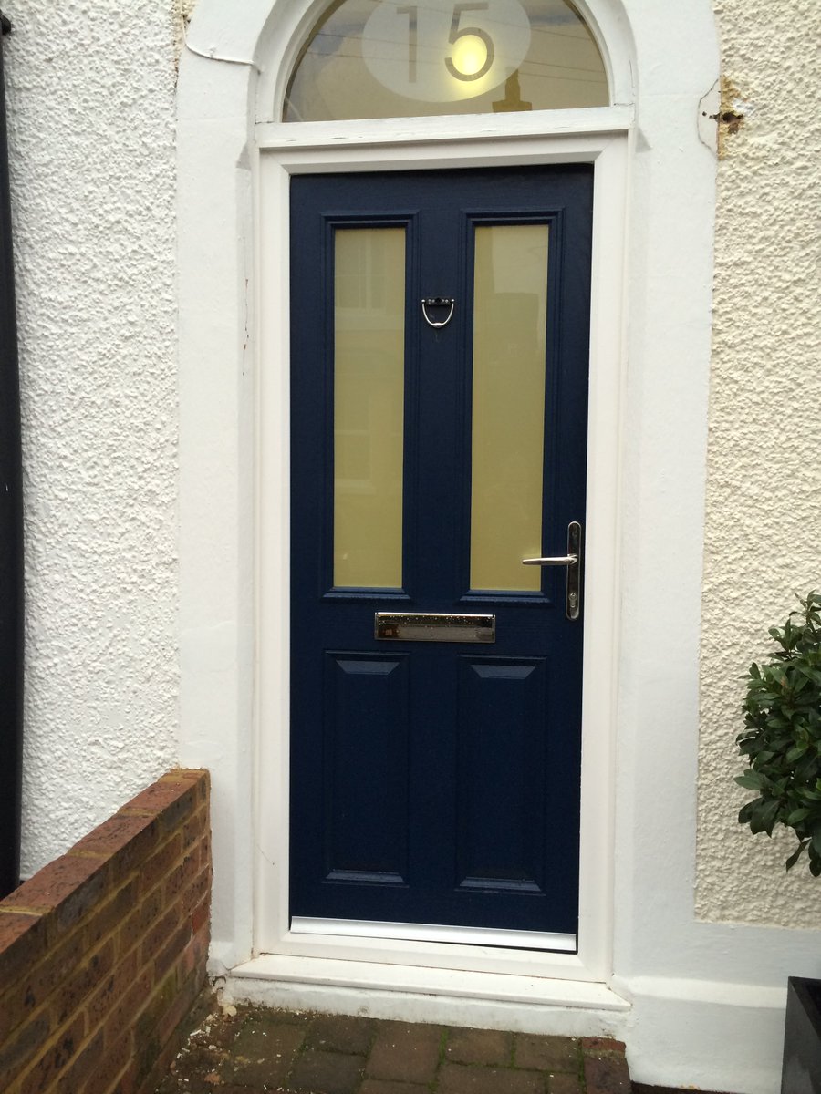 JakesPaints's tweet photo. Here's a composite front door I sprayed from blue to grey
#CompositePlastic #OnSiteSpraying  #FrontDoor #JakesPaints https://t.co/vxsJbISGB6