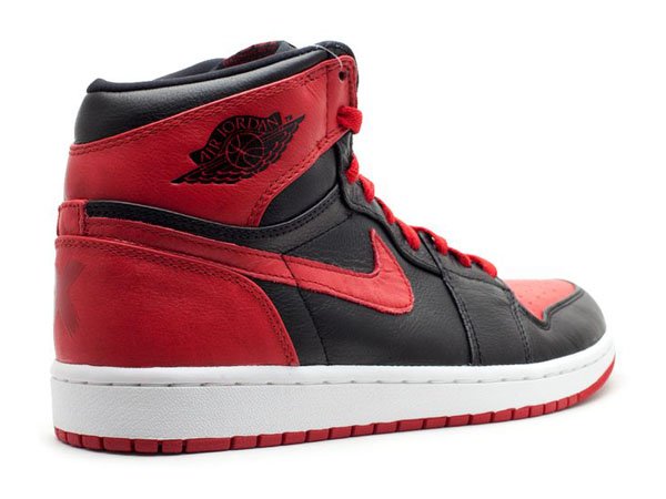 SneakerMob's tweet image. 'Banned' 1s returning this year

Details: bit.ly/1NFPWBy