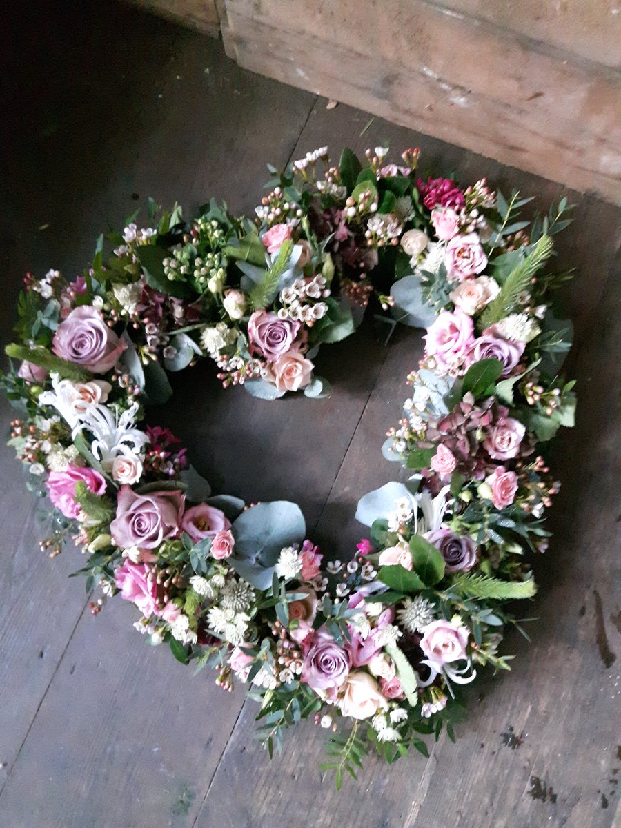 Back and all refreshed ready for an exciting 2016 #wedding # events #workshops #flowers