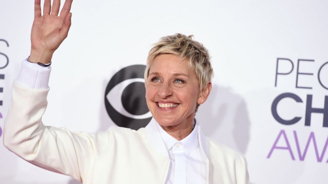 THR's tweet photo. Ellen DeGeneres to Receive People's Choice Humanitarian Award https://t.co/gPl8lAXrhR #PCAs https://t.co/VU9NUZsbfp