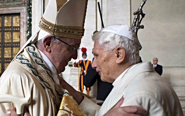 GlobeWorld's tweet photo. Clear and colorful: A common property in unscripted papal preaching https://t.co/4nhbp3ERqV https://t.co/1jo8VY9X17