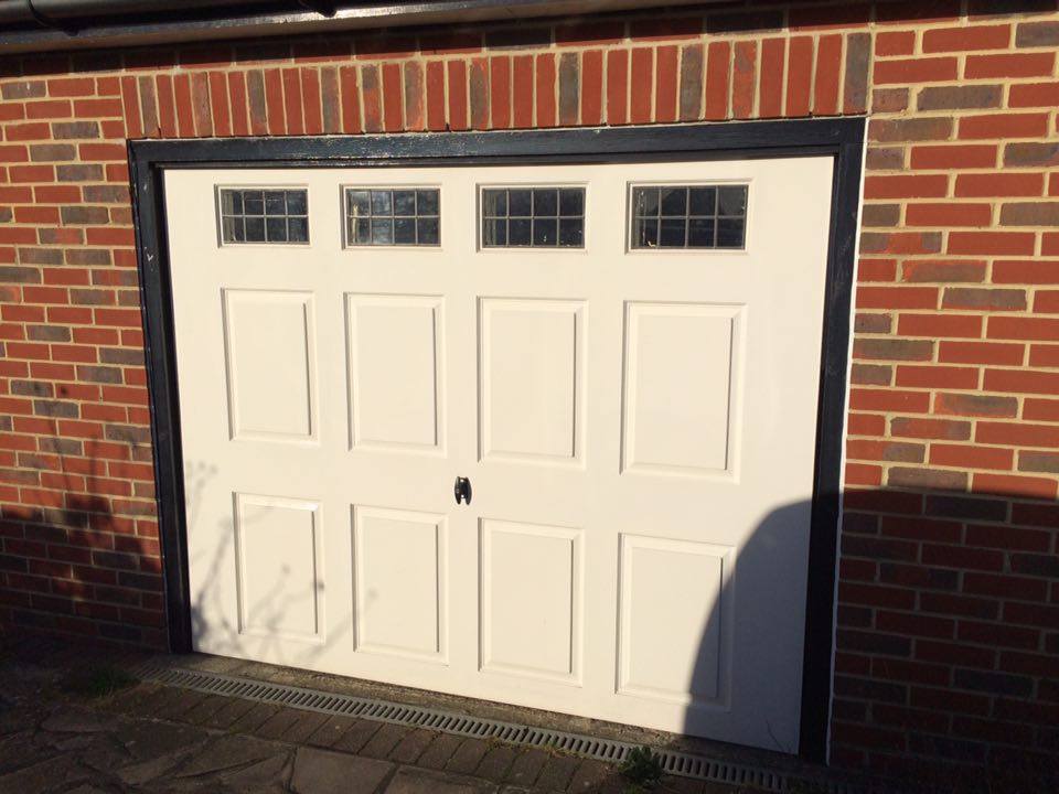 JakesPaints's tweet photo. A GRP garage door sprayed from white to green
#GarageDoorSpraying #OnSiteSpraying #GarageDoor #GRP #JakesPaints https://t.co/TChO0zrWG6