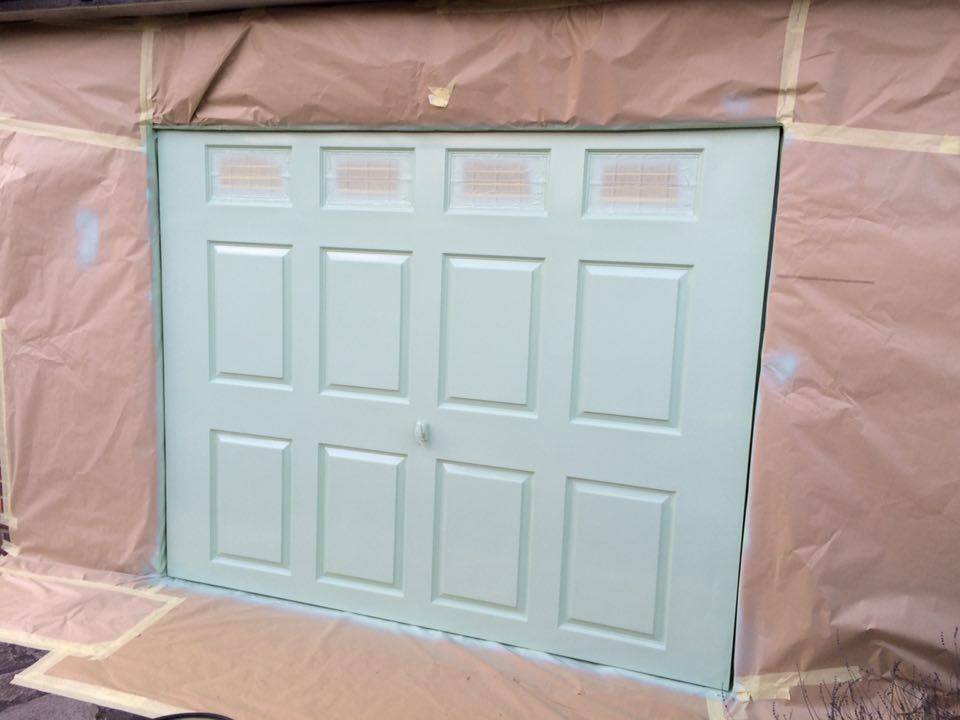 JakesPaints's tweet photo. A GRP garage door sprayed from white to green
#GarageDoorSpraying #OnSiteSpraying #GarageDoor #GRP #JakesPaints https://t.co/TChO0zrWG6